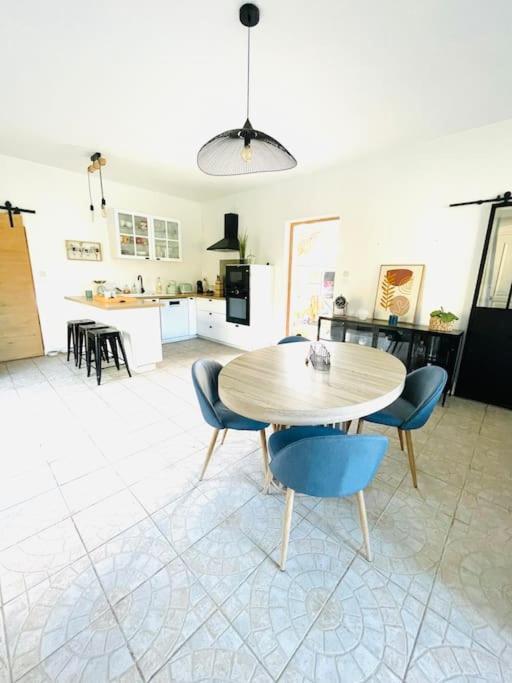 Maison Au Milieu Des Chevaux LʼIsle-sur-la-Sorgue Exteriér fotografie